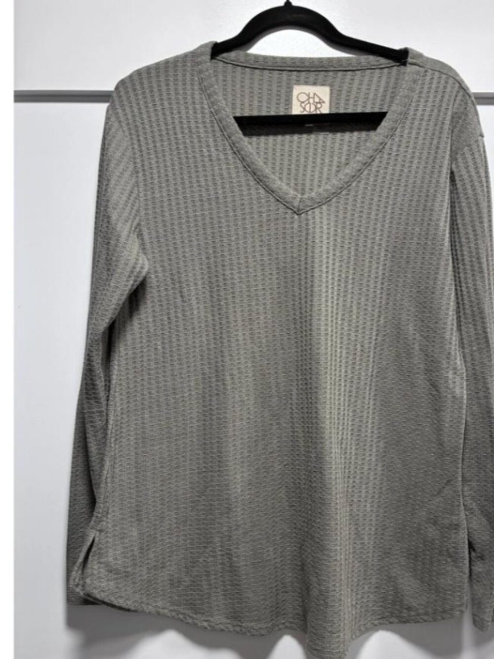 Chaser Waffle Knit V-Neck Long Sleeve Top Olive Gray Women's L